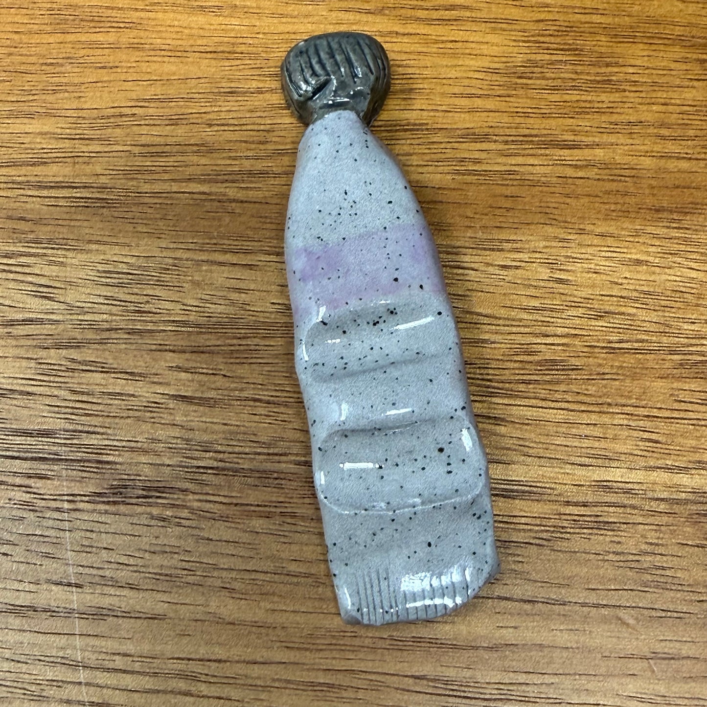 Gray tube brush rests