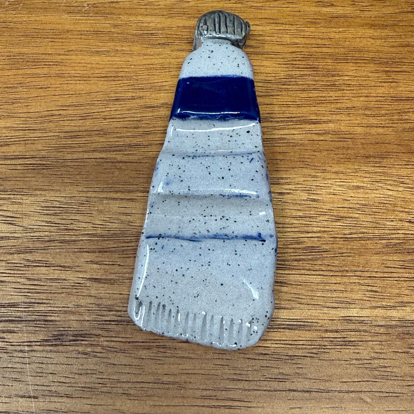 Gray tube brush rests