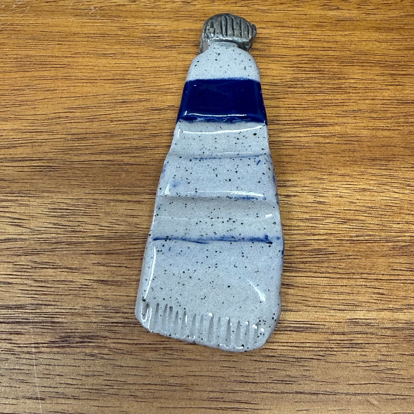 Gray tube brush rests
